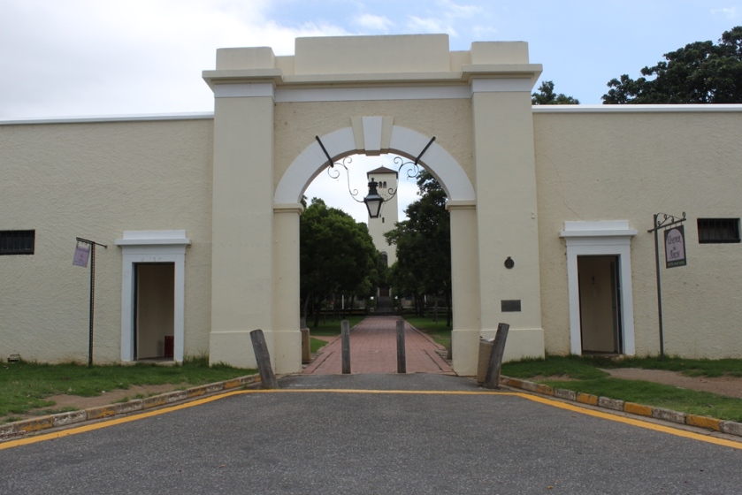 Rhodes-University-Drostdy-Arch-resized1